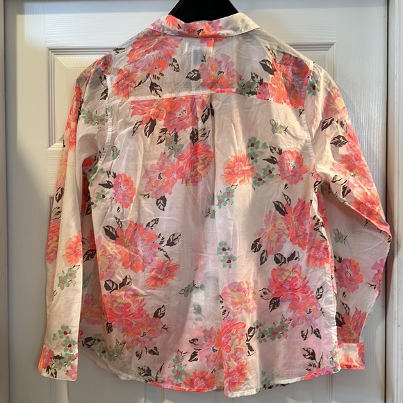 Old Navy floral button down XL - Picture 2 of 6